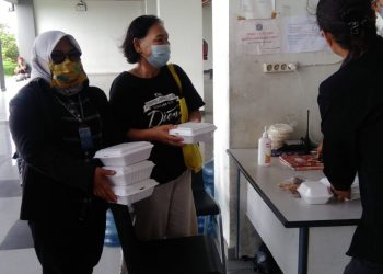 FWJ Korwil Jakarta Utara gelar baksos ( bakti Sosial ) Yang sedang menjalani  Isolasi mandiri