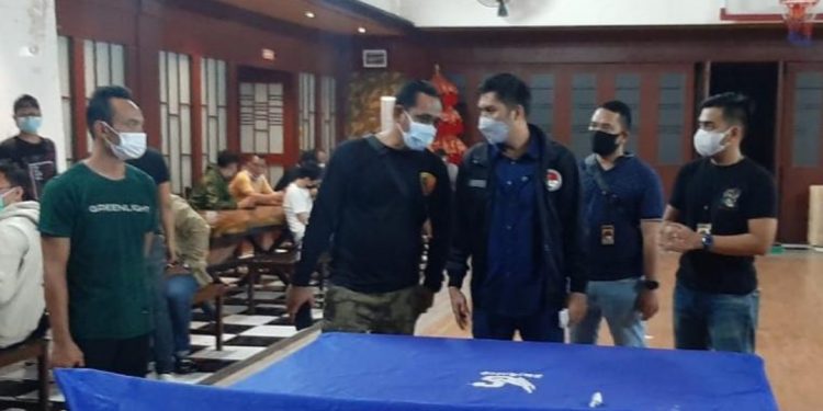 Operasi PPKM Tempat Hiburan Malam, Karaoke Kutabek Di Segel Langgar Ketentuan Jam Buka