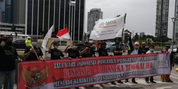 ABAI MENJALANKAN UNDANG-UNDANG NO 20 TAHUN 2003 ” NADIEM DI MINTA MUNDUR”