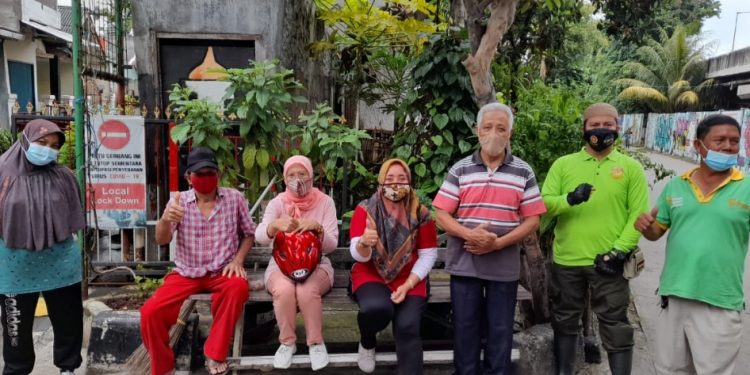 Grebek Sampah :  ” Acara pihak Kelurahan Sungai Bambu, Buat warga senang”