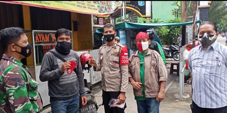 Tak Kenal Libur, Tiga Pilar Polsek Kemayoran Kampanye Jakarta Bermasker