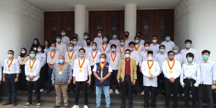 Pelantikan Pengurus Perhimpunan Mahasiswa Hukum Indonesia Cabang Bandung, Di Lantik Dewan Perwakilan Rakyat Daerah (DPRD) Kota Bandung