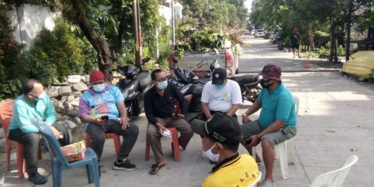 Grebek Sampah Rw 03 Jl.Enim Berkolaburasi bersama Tiga pilar