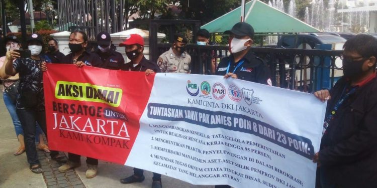 Kritik Janji Anies, FWJ, FWPJ, KPJ, POB dan SKT Gelar Aksi di Balaikota