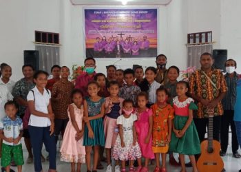VOCAL GROUP ANAK SANGGENG TAMPIL MEMUKAU DI GEREJA BAHTERA KODIM 1801/MANOKWARI