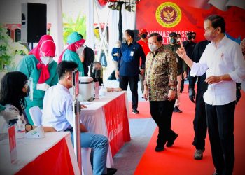 Presiden Tinjau Vaksinasi bagi Pelajar di Cilacap