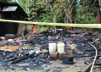 Bupati Tapanuli Tengah Bangun Kembali Dua Rumah Warga yang Terbakar di Kecamatan Manduamas