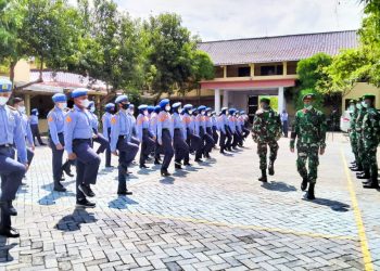 TNI Bojonegoro bersama Bintara Abituren Dikjurba Otsus Laksanakan Pembinaan Karakter Pelajar