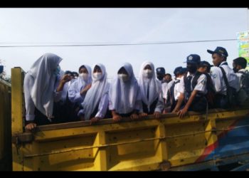 Sukseskan ANBK, SMPN 5 GUNUNGHALU Rela Naik Truk