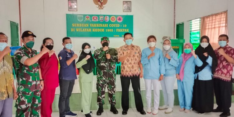 Kodim 1803/Fakfak Lakukan Giat Vaksin untuk Dosis Pertama dan Dua bagi Para Pelajar