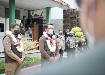 Ridwan Kamil Tinjau Vaksinasi Massal di SMA Negeri 3 Cibinong