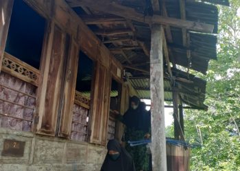 Bunda PAUD Kabupaten Barru drg.Hj.Hasnah Syam, MARS Tinjau langsung Kondisi Rumah Herlina