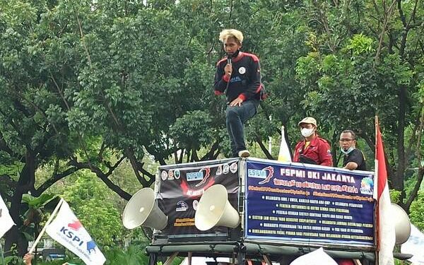 Demo Tuntut Kenaikan Upah, Buruh Diterima Masuk ke Kantor Anies