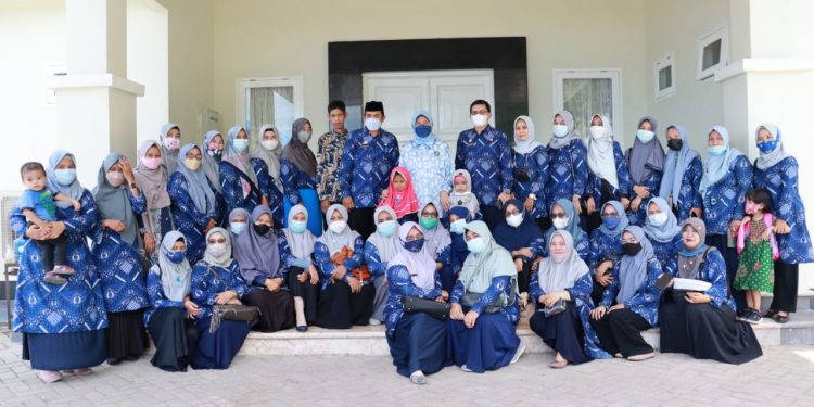 Bunda PAUD Hj. Hasnah Syam Silaturahmi dengan Guru dan Tenaga Kependidikan PAUD