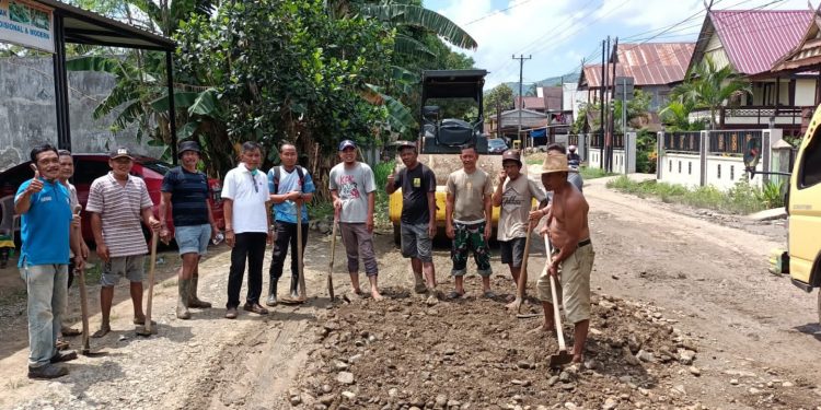 Dinas PU Kabupaten Barru Kerjasama Pujananting Grup Prrbaiki Jalan Poros Pekkae Soppeng