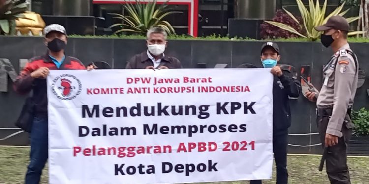 Lsm Komite Anti Korupsi Indonesia ( KAKI ) DPW Jabar, Gelar Aksi Damai Depan Gedung KPK