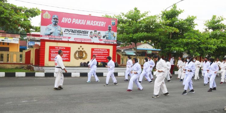 Polresta Deli Serdang Lakukan Latihan Bela Diri Polri. 