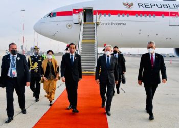 Presiden Joko Widodo tiba di Bandara Fiumicino, Roma, Italia.