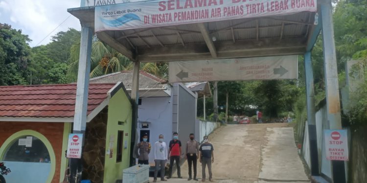 Pastikan Tetap Menerapkan Prokes, Polsek Cipanas Polres Lebak Melakukan Patroli Tempat Wisata