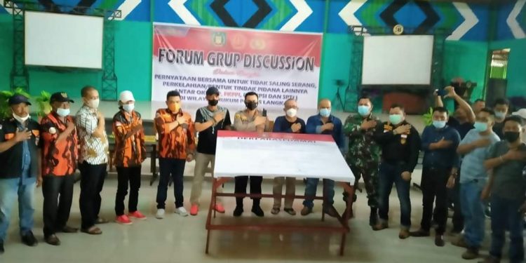 Penandatanganan Deklarasi Damai antar Ormas PP dan FKPPI juga SPSI serta SPTSI.