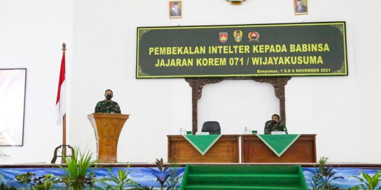 Babinsa Jajaran Korem 071/Wijayakusuma Terima Pembekalan Intelejen Teritorial