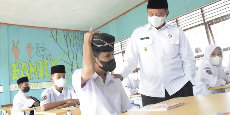 Wagub Tinjau PTM Terbatas di Cianjur