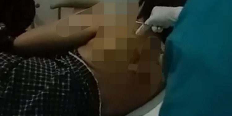 Sadis! Bupati Dogiyai Diduga Menikam Istrinya Sendiri