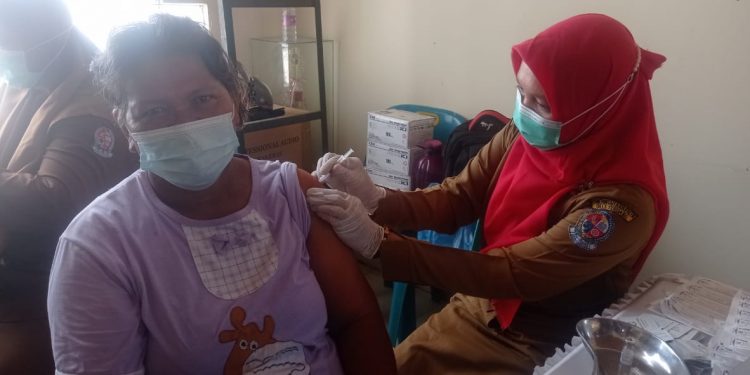 600 Warga Desa Cinta Damai Laksanakan Percepatan Vaksinasi