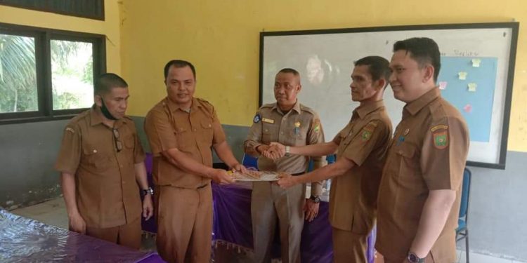 Kadis Pendidikan Kota Subulussalam Pimpin Sartijab Kepala SMPN 1 Sultan Daulat