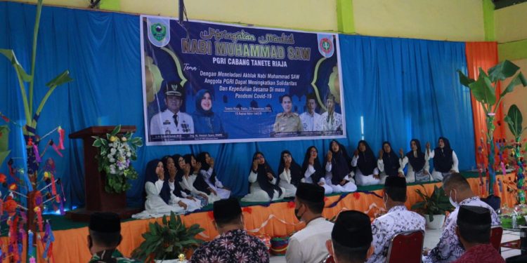 PGRI Tanete Riaja Peringati Maulid Nabi Muhammad. Ini Pesan Bupati Barru.