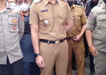 AKSI MODAR!!(MOGOK DAERAH) Seluruh Buruh Bandung Barat : “Naikkan UMK “.