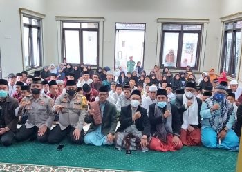 Subuh Keliling di Kawalu, Wakapolres Jalin Komunikasi Kamtibmas & Berikan 10          Al-Qur’an pada Anak Yatim