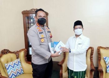 Kapolres Metro Jakarta Barat didampingi kasat binmas kunjungi Pondok Pesantren Asshiddiqiyah Kebon Jeruk, Jakarta Barat