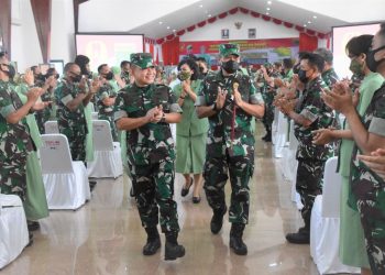 Sambangi Prajurit Kasuari, Kasad Ingatkan : Tidak Berpikir  untuk Membunuh KKB ,tapi Untuk amankan Rakyat Papua.