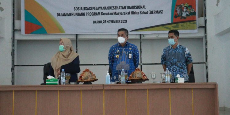 Sekda Barru Buka Sosialisasi Kesehatan Tradisional Dalam Menunjang Program Germas .