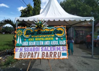 Bupati Suardi Saleh Naik Pesawat Pagi Demi Melayat Ke Palanro