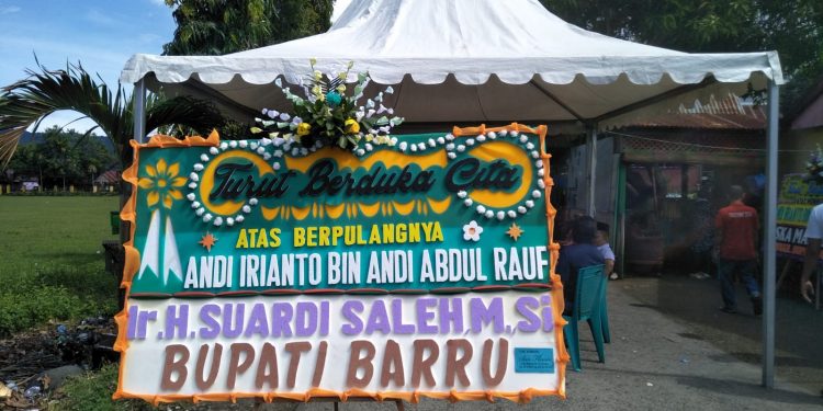 Bupati Suardi Saleh Naik Pesawat Pagi Demi Melayat Ke Palanro