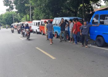 Waduh.!! Para Sopir Angkutan Umum Ujung Loe, Kota Bulukumba Mogok, berharap harga tarif ongkos dinaikkan .