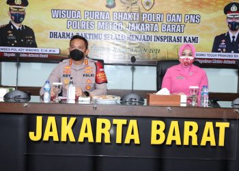 Penuh Rasa Haru, 74 Personel Polres Metro Jakarta Barat Laksanakan Apel Pelepasan Purna Bakti
