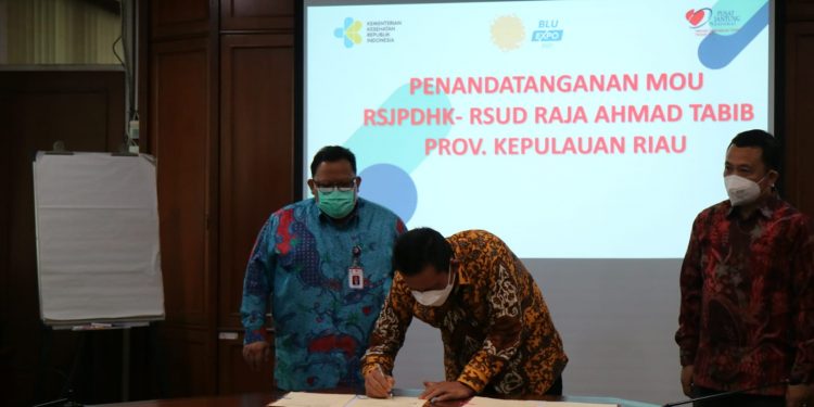 Gubernur Kepri Tandatangani MOU Kerja Sama RSUD Raja Ahmad Tabib dengan RS Jantung Pembuluh Darah Harapan Kita