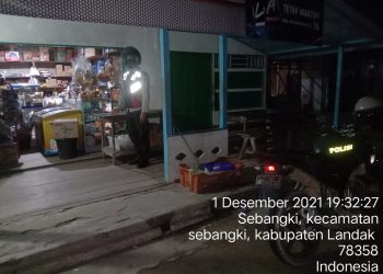 Anggota Piket Polsek Sebangki sambangi Warga di Warung, Beginilah Pesannya