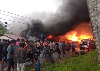 Gerak Cepat, Ade Rizky Bintang Angkut dan Salurkan Bantuan Sembako Untuk Korban Kebakaran