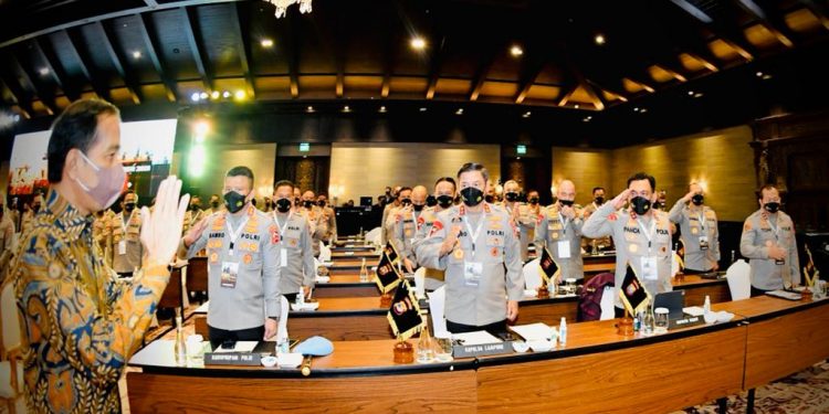 Waspada Covid-19 Varian Omicron, Presiden: Gencarkan Vaksinasi