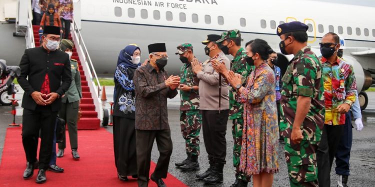 Danlanud Husein Sastranegara Sambut Kedatangan Wakil Presiden RI