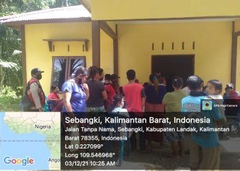 Bhabinkamtibmas Pantau Pelaksanaan Kegiatan Vaksinasi di Balai Dusun Sindur