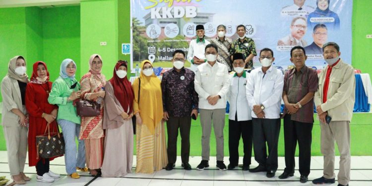 Bupati Barru Membuka acara Safari Kerukunan Keluarga Daerah Barru ( KKDB ) di Mallawa Palanro