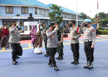 Terbang ke Lumajang, Kapolri Tinjau Langsung Korban Erupsi Gunung Semeru