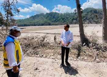Tinjau Lokasi Erupsi Gunung Semeru, Presiden Pastikan Penanganan Bencana Berjalan Baik