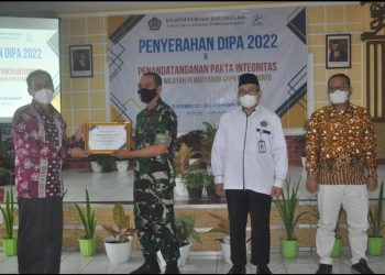 Korem 071/Wijayakusuma Terima Penghargaan Satker Terbaik Penyerapan Anggaran Tahun 2021