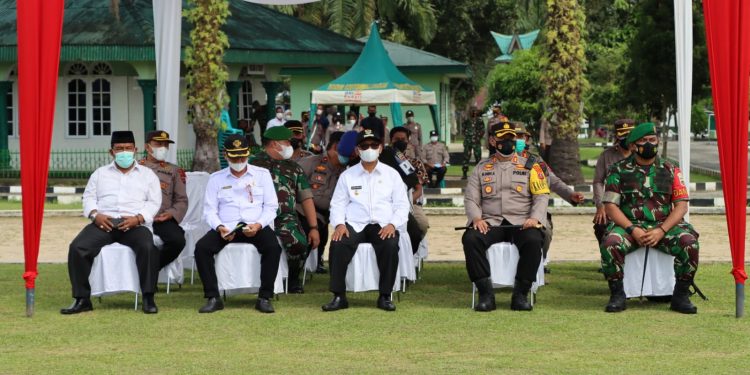 Sinergi Polri Dengan Instansi Dalam Rangka Memberikan Rasa Aman Dan Nyaman Pada Perayaan Natal 2021 Dan Tahun Baru 2022 Polres Simalungun Apel Gelar Pasukan Ops Lilin 2021